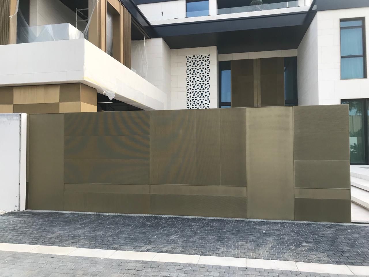LV-01 Motorised Sliding Gate